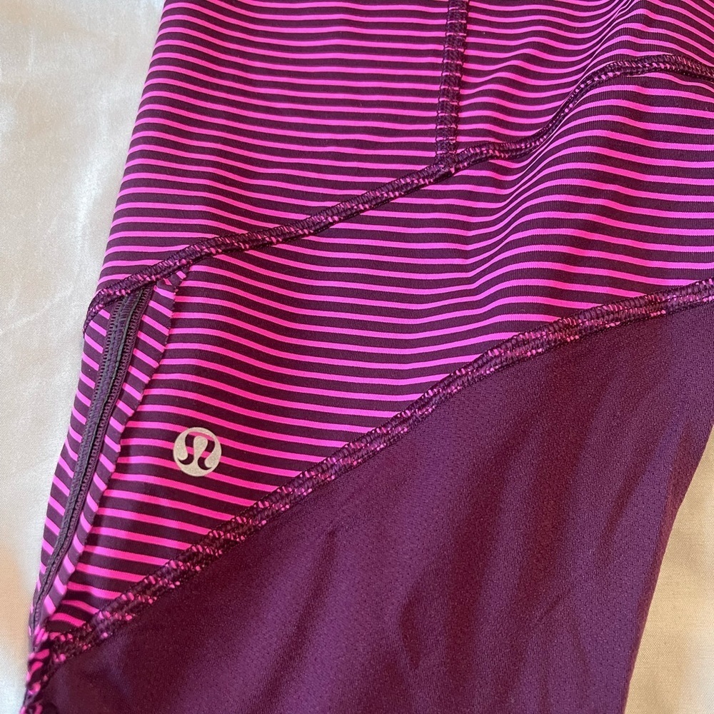 Lululemon crop Pace stripe leggings - Picture 2 of 8